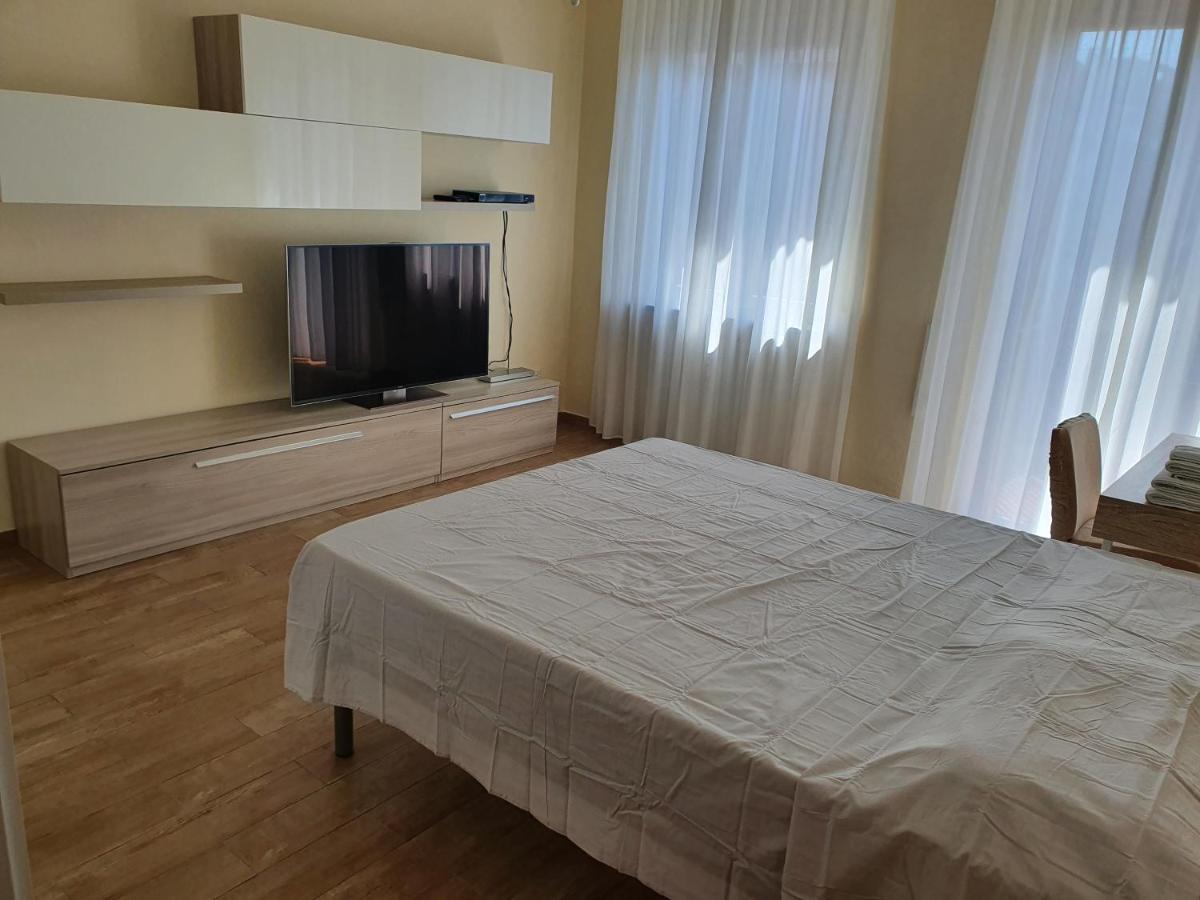De Candia House Apartment Rescaldina Bagian luar foto