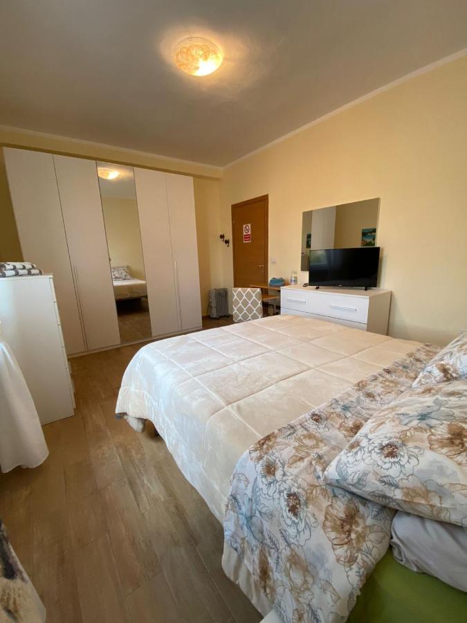 De Candia House Apartment Rescaldina Bagian luar foto