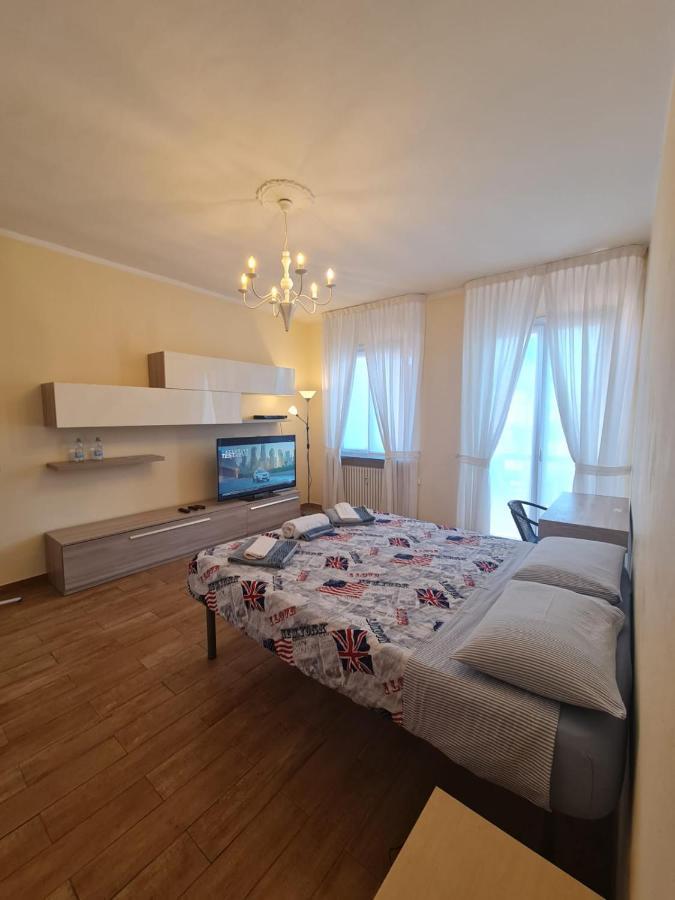 De Candia House Apartment Rescaldina Bagian luar foto