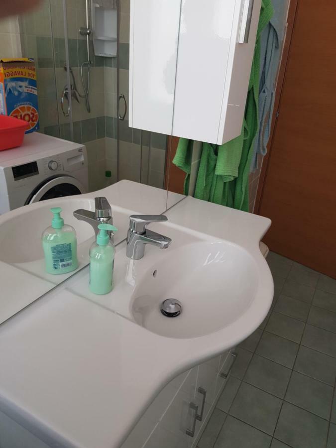 De Candia House Apartment Rescaldina Bagian luar foto